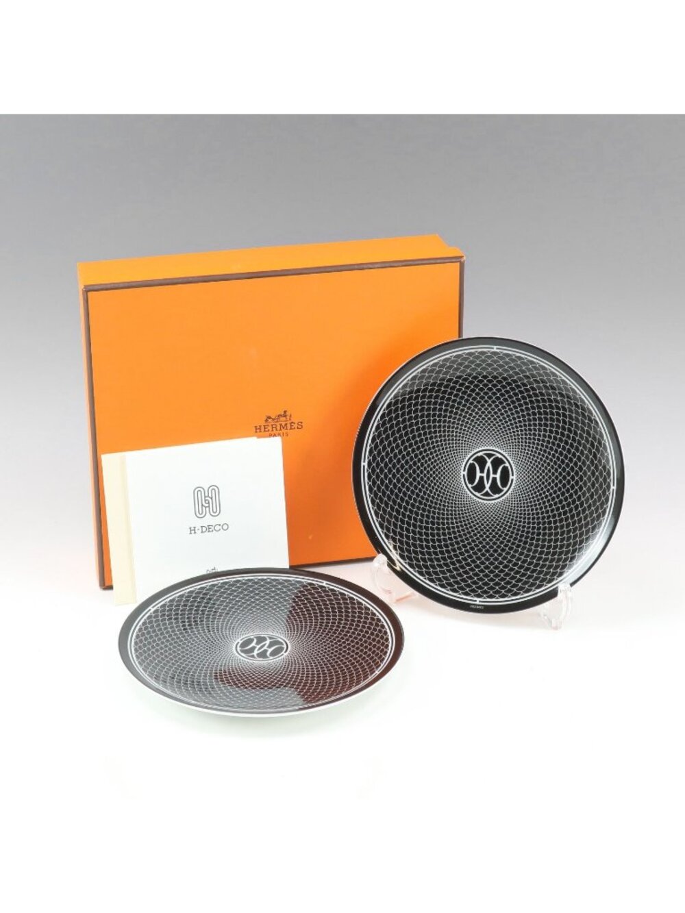Hermes Ashe Deco H 14 2 Plates Porcelain Tableware